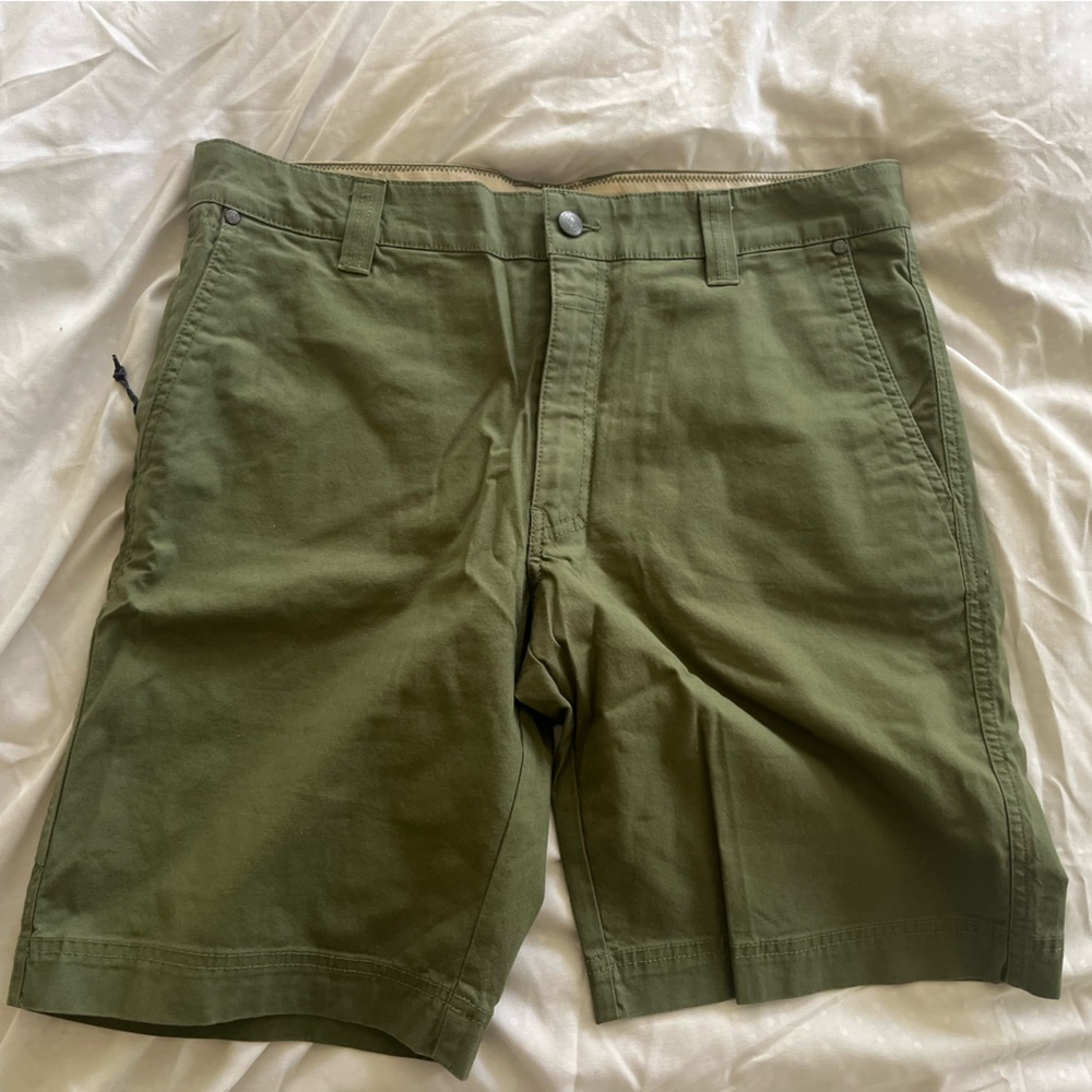 NWOT Columbia hiking shorts
